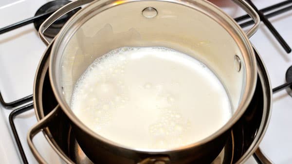 Nấu sữa hạt điều