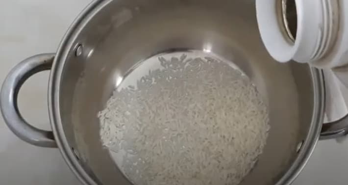Vo gạo và để ráo nước