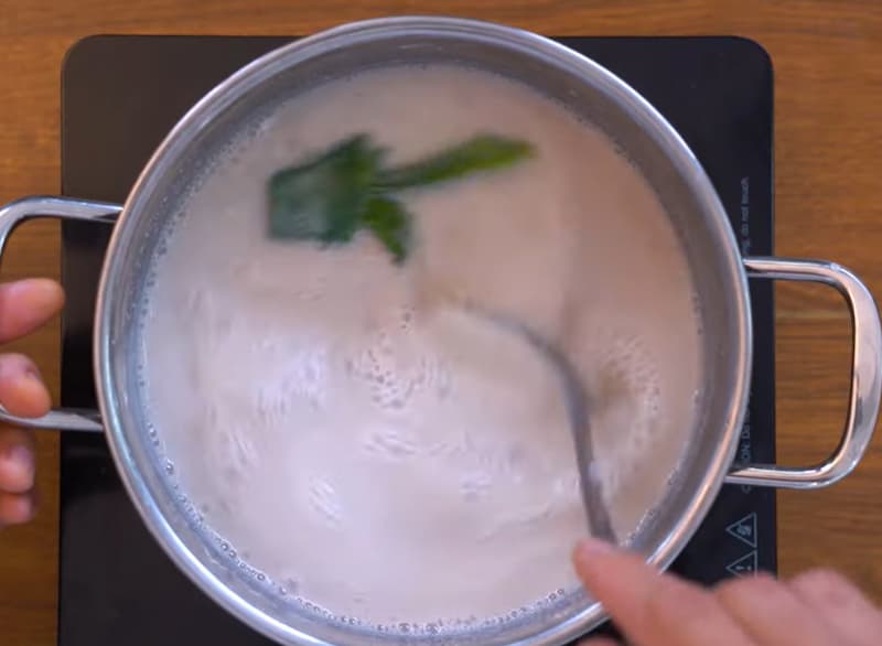Cách nấu sữa đậu đỏ hạnh nhân
