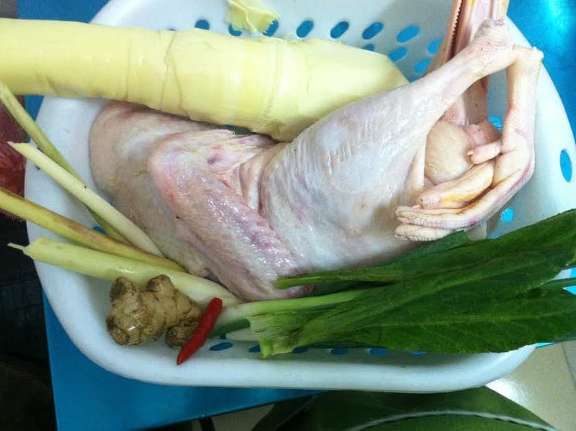 Nguyên liệu làm canh vịt măng chua